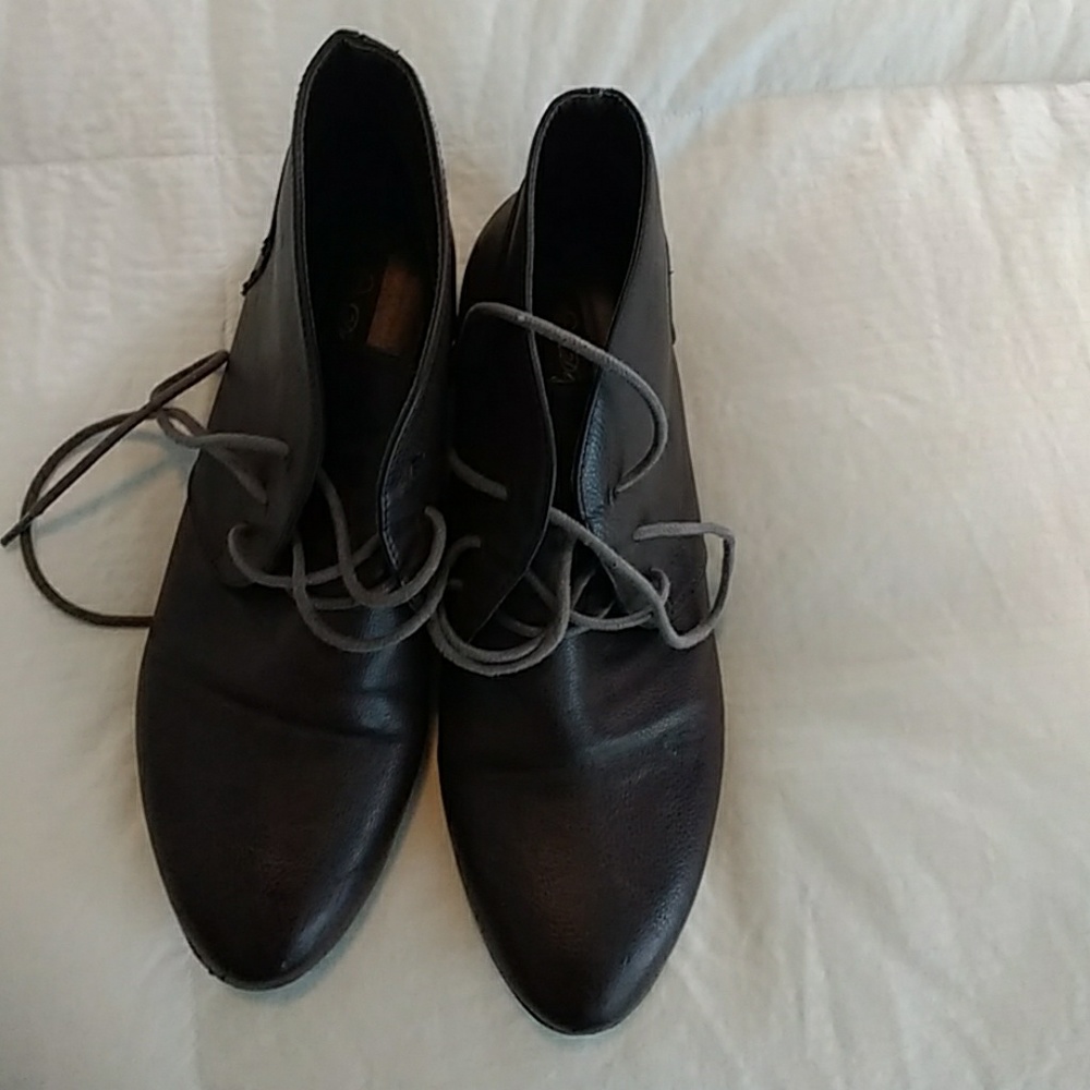 Boots - Picture 2 of 3